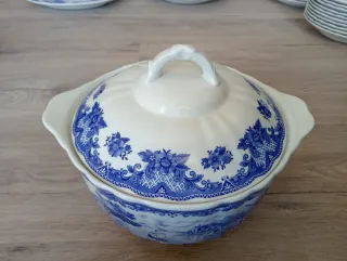 Vajilla de porcelana azul y blanca