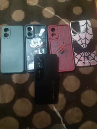 Oppo A18 Negro 128GB Como Nuevo con 5 fundasy cabl