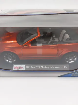 Maisto 1/18 Ford Mustang SVT Cobra 2003