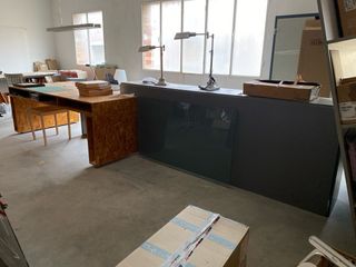 Mostrador y mesa para tienda o negocio