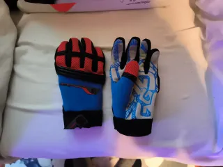 Guantes Burton Azules y Rojos