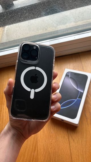 iPhone 16 Pro Max Space Gray Como Nuevo