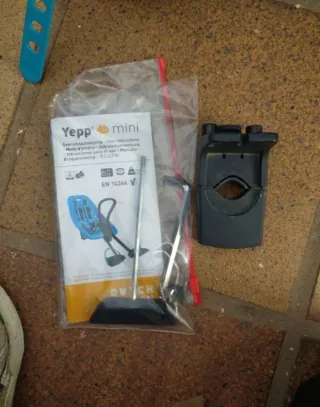 Cadiretes bici infantil Yepp mini. Blava i negra