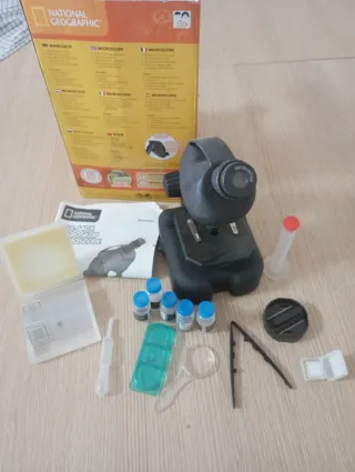 Microscopio National Geographic para niños