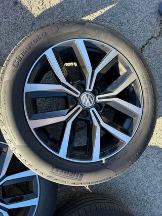 Llantas con neumáticos Volkswagen