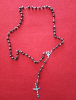 Rosario con crocefisso e medaglia