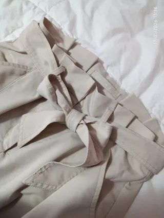 Pantalones cargo beige mujer