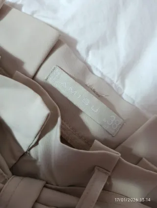 Pantalones cargo beige mujer