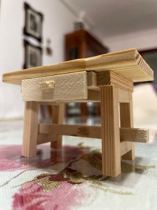 Mesa Belén miniatura madera 5cm