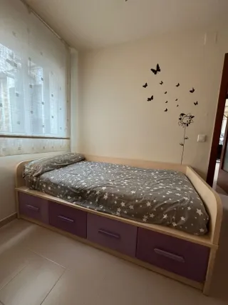 Cama individual y armario a juego