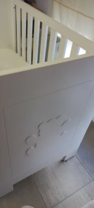 Cuna blanca para bebé