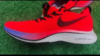 Nike Edición Limitada Rojo/Morado