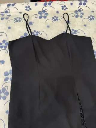 Abito longuette e spolverino nero