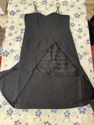 Abito longuette e spolverino nero