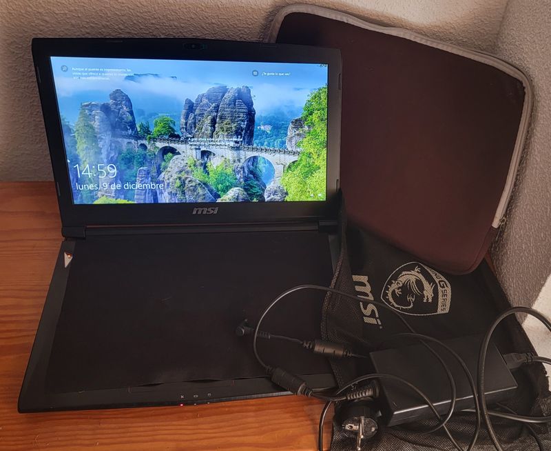 Portátil MSI GS43VR Phantom Pro 7RE