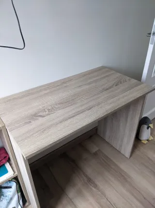 Escritorio en color madera