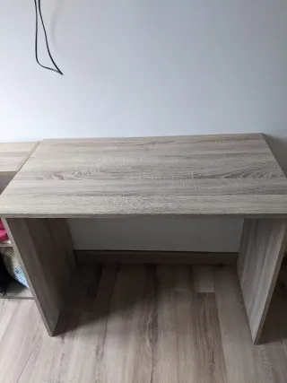 Escritorio en color madera