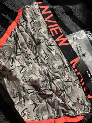 Slip MANVIEW gris y naranja con estampado