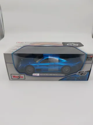 Maisto Mercedes CLK GTR 1/18 (Street Version)