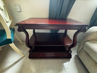 Mesa/aparador de madera maciza oscura