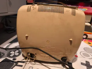 Televisão antiga Indesit