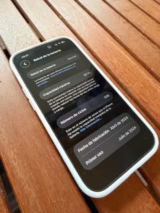 iPhone 15 Rosa 128GB + 2 Fundas