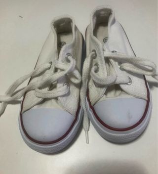Zapatillas bebe blancas talla 22