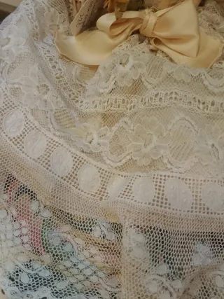 Vecchie bambole in porcellana