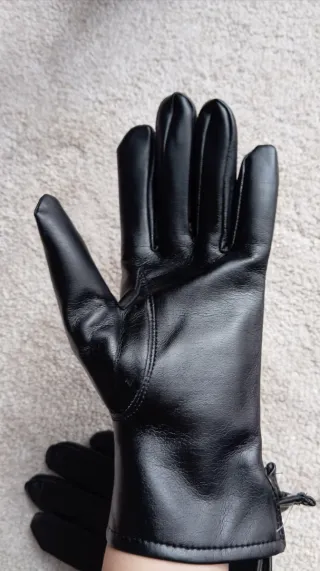 Guantes vintage color negro.
