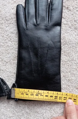 Guantes vintage color negro.