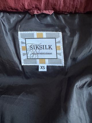 Chaqueta SikSilk burdeos con capucha pelo Talla XS