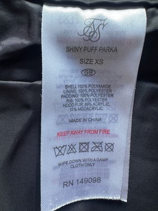 Chaqueta SikSilk burdeos con capucha pelo Talla XS