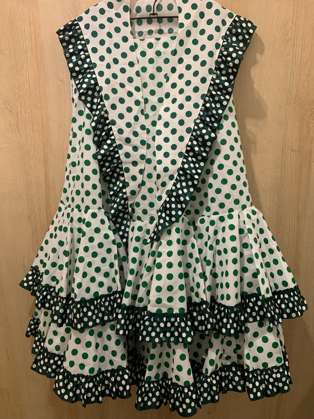 Conjunto Falda y Mantoncillo