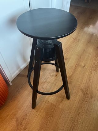 Dos taburetes altos ikea con almohadilla nueva