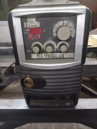 Máquina de soldar FIMER Queen 210 sinérgica FALLO