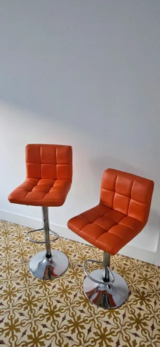 Taburetes Vintage Naranja y Plata