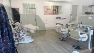 alquilo un puesto de manicurista en madrid