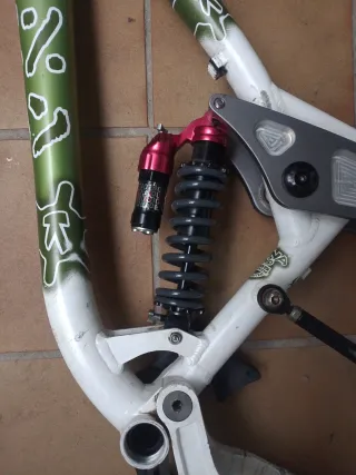 Cuadro Kona Stinky Deluxe DH