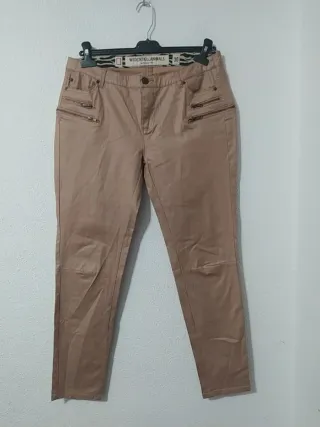 Pantalones Wedontkillanimals Beige