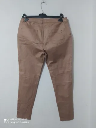 Pantalones Wedontkillanimals Beige