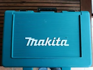 Maletín Makita Taladro Linterna Cargador 12V