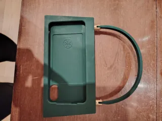 Custodia Tory Burch per iPhone