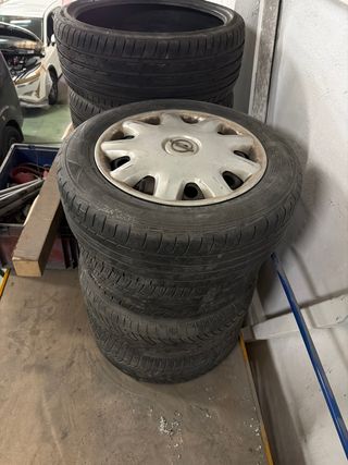 Llantas con neumáticos