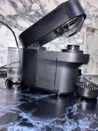 Cafetera Nespresso DeLonghi Negra