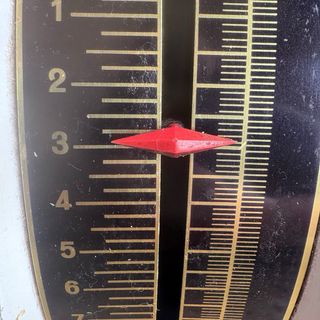 Pico de metal antiguo forjado