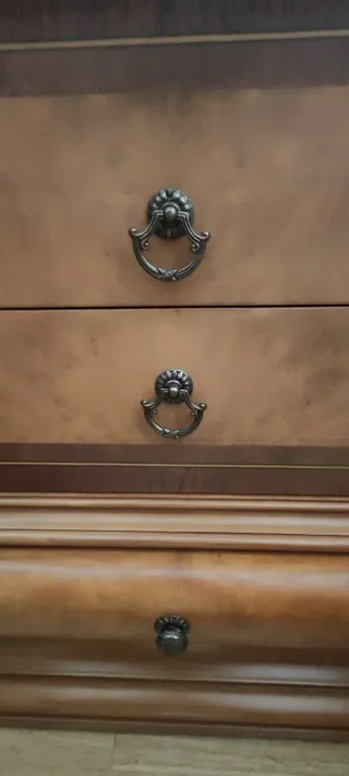 Cómoda y mesillas