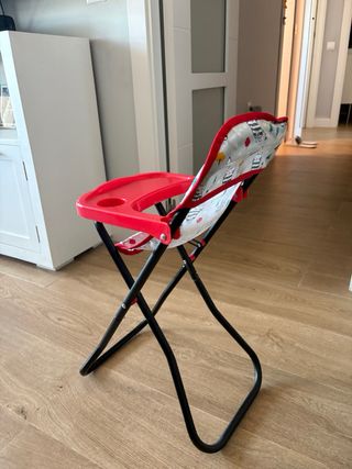 Trona de juguete para muñecos