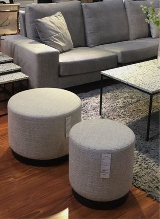 Pareja de puffs redondos