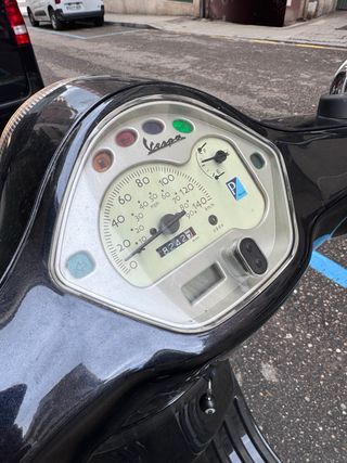 Piaggio Vespa LX 125 Scooter