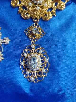 Aderezo fallero dorado con perlas